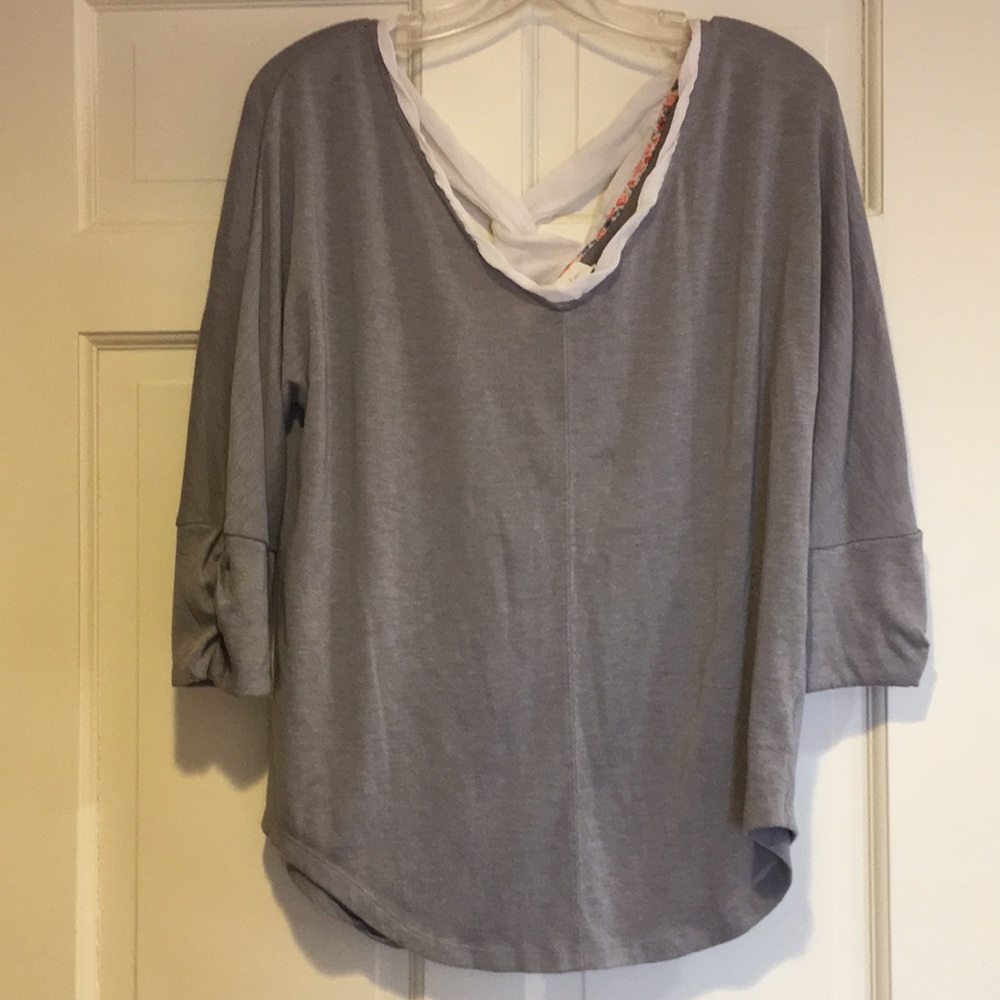 Deletta Women's Gray Mara Tee